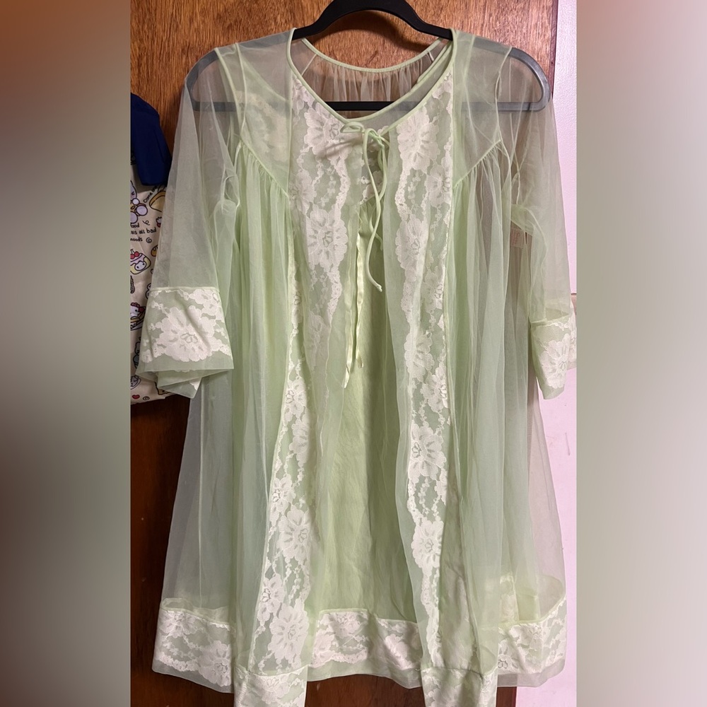 Vintage sears Peignoir robe n dress nightgown. Chartreuse